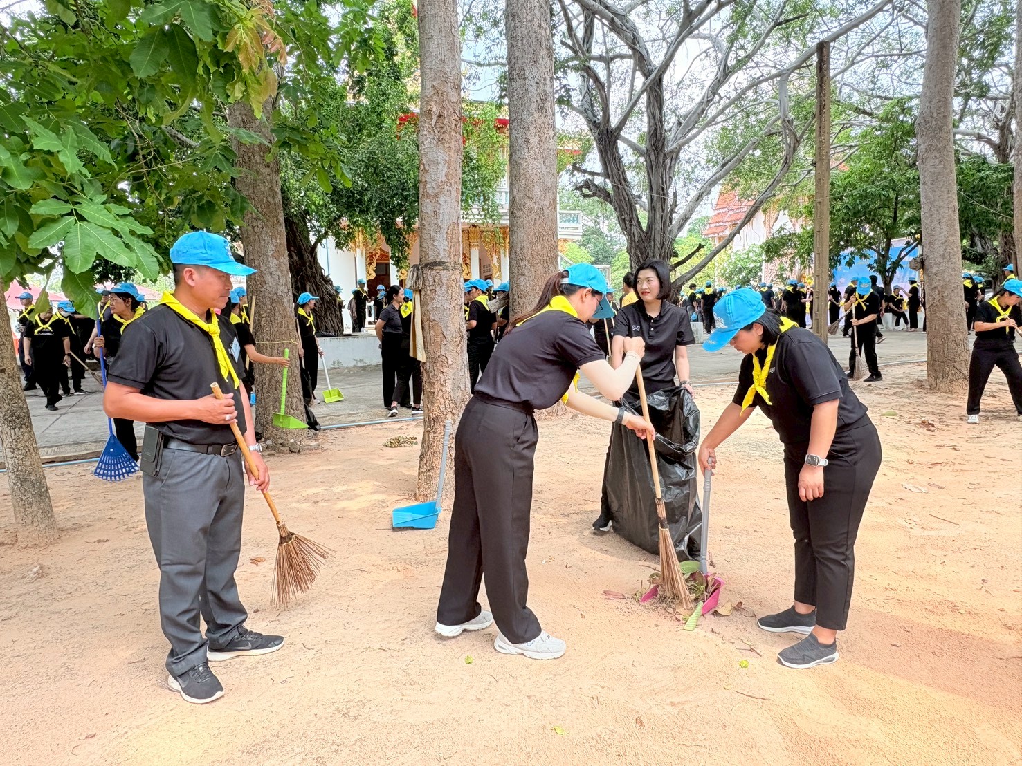 title - ส.ป.ก.ยโสธร ร่วมกิจกรรมจิตอาสาพัฒนา เนื่องในวันคล้ายวันประสูติ สมเด็จพระเจ้าลูกยาเธอ เจ้าฟ้าทีปังกรรัศมีโชติฯ